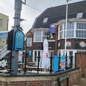Marine Hotel
